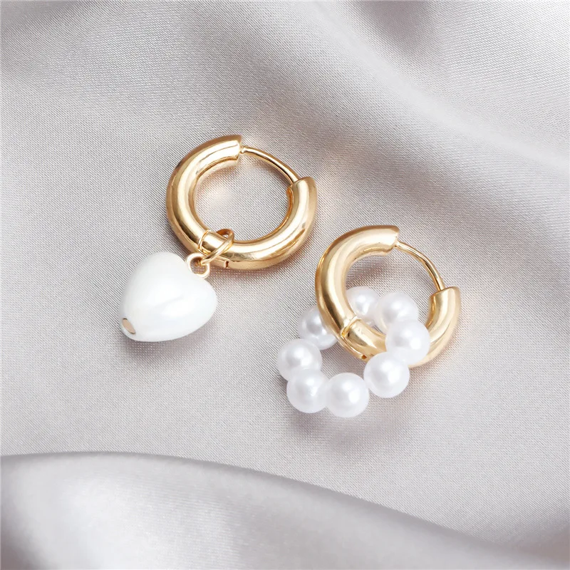 2Pcs Trendy Statement Asymmetric Ceramic Heart Pendant Hoop Earrings Elegant Pearl Fashion Jewelry e374