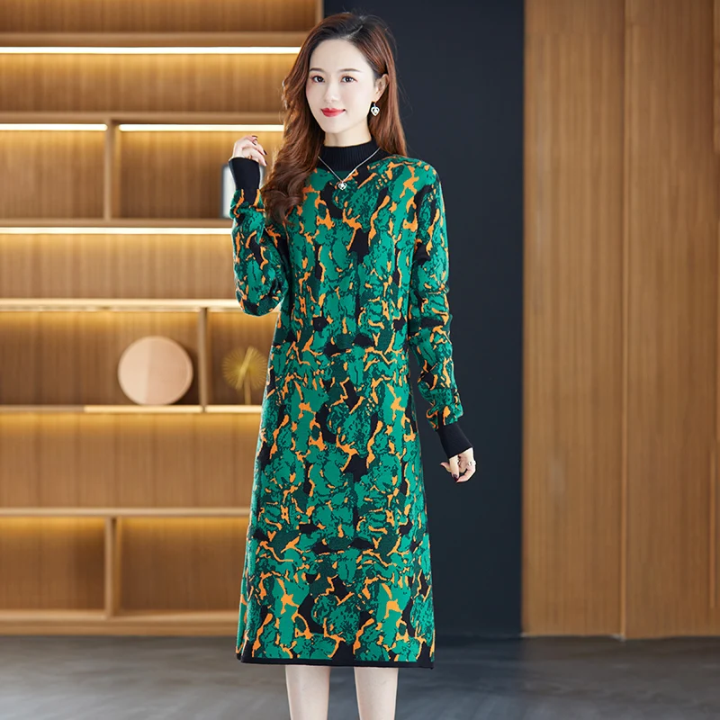 2023 Winter New Women's Green Jacquard Knitted Long Sleeve Woolen Dress Elastic Loose Large Slim Dress Knee Length Robe