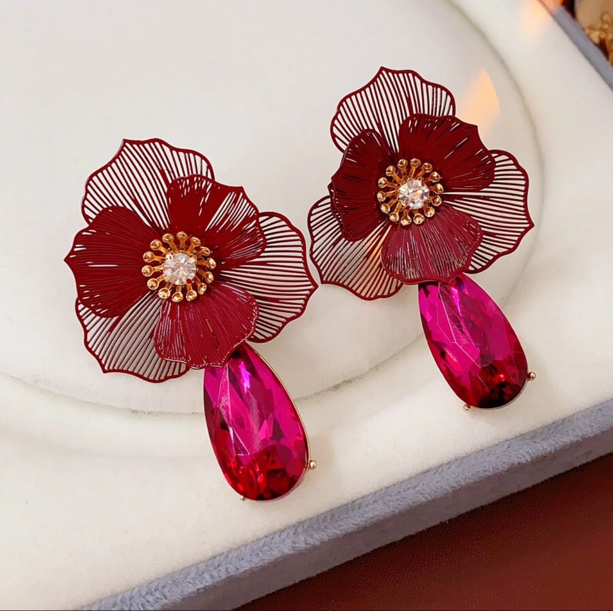 

Luxury design sense 6.5 * 4cm flower water drop pendant earrings court style exaggerated versatile high-end sense earring