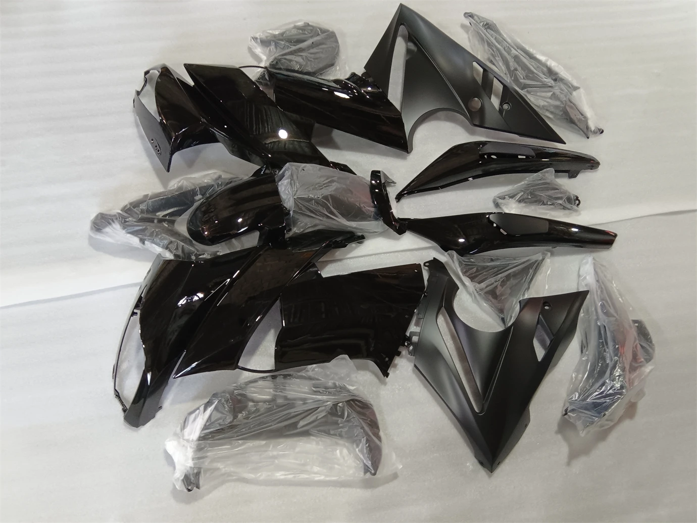 Motorcycle Fairing Kit Suitable for Kawasaki ER-4F 09-11 Year ER-6F 2009 2010 2011 Fairing Glossy black Matting Black