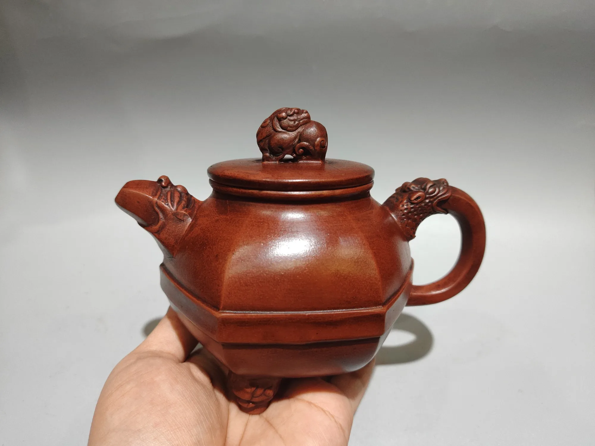 Yixing Purple Clay Pot Red clay Pixiu statue cover Three legged hexagonal auspicious beast pot Teapot Kettle Ornaments