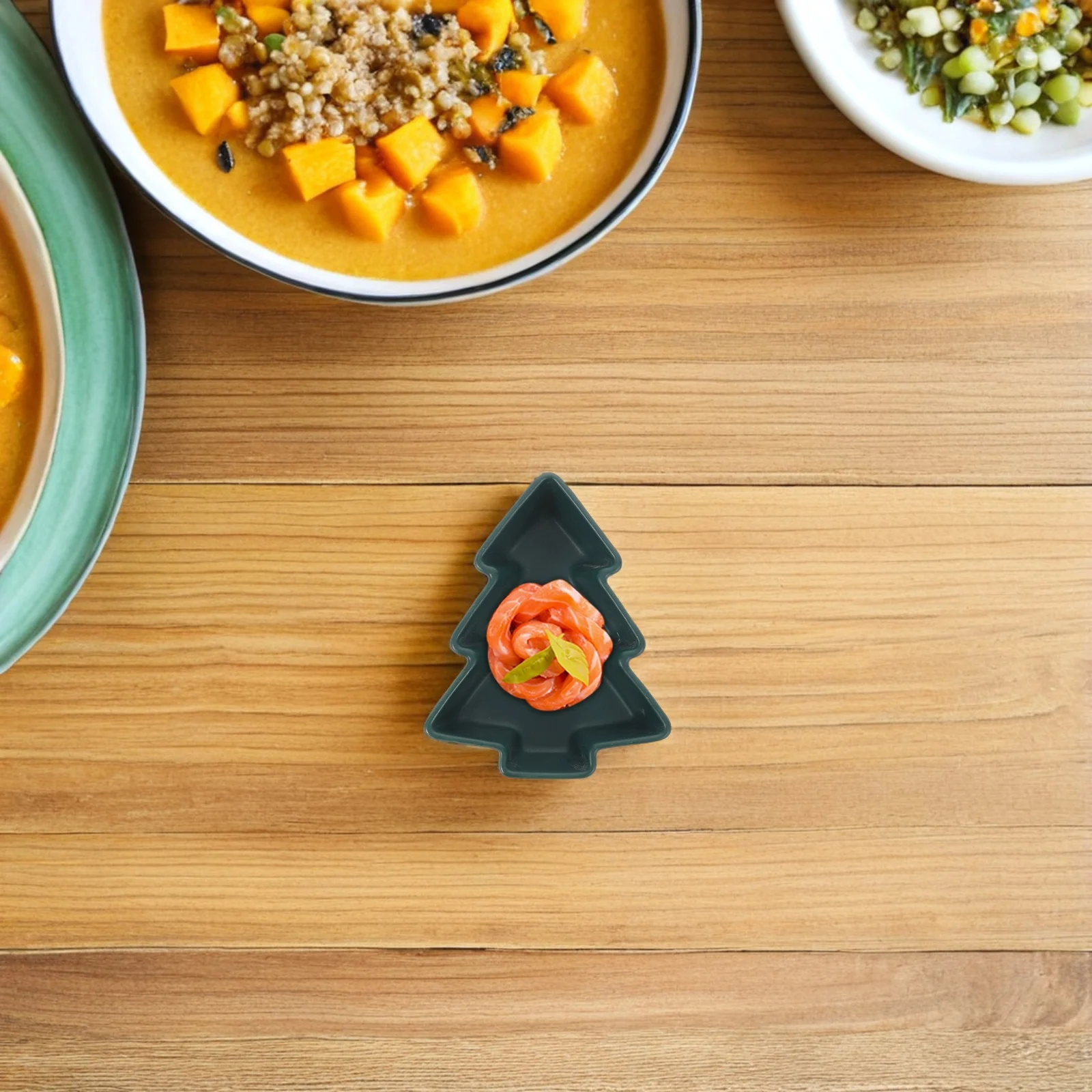 

2Pcs Creative Snack Tray Tree Shape Cookie Plate Festive Ceramic Serving Dish for Holiday Gathering Decor Snack Serving Plate