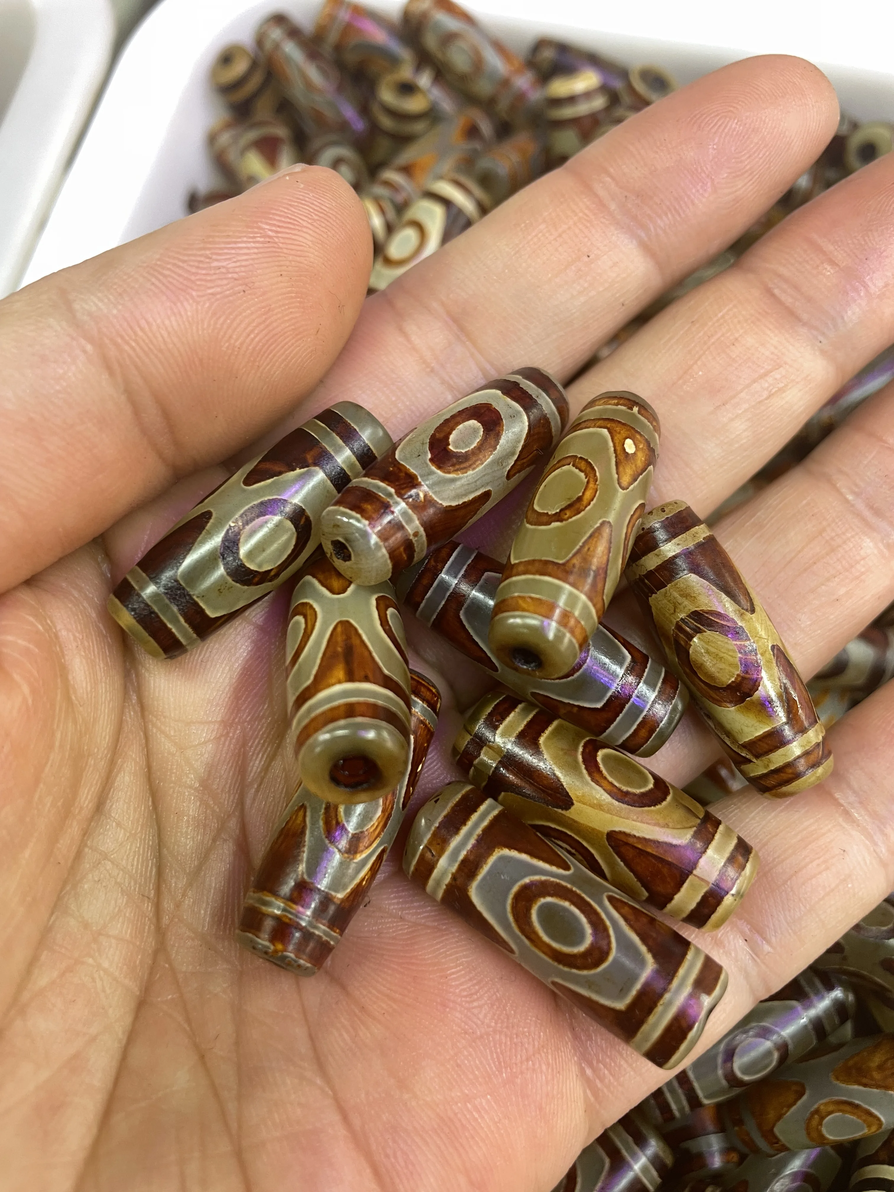 

Set 10PCS/Lot Power Tibetan Old Agate Tiger Tooth 3 Eyed dZi Bead Totem Amulet For Jewelry 5A LKbrother Sauces Toq Quality