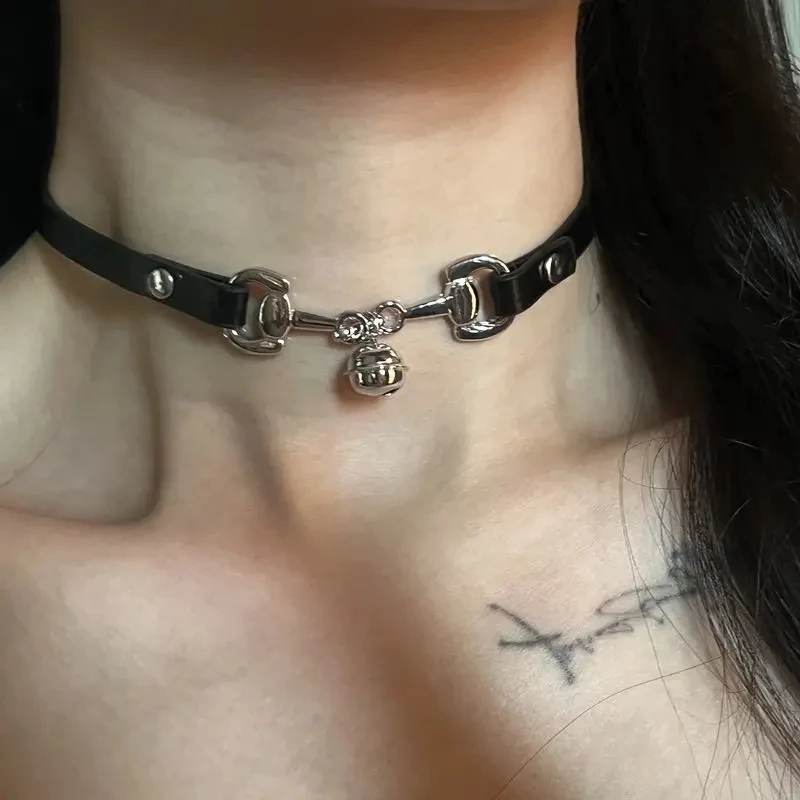 Punk Y2K Charm Grunge Glockenanhänger Leder Sexy Choker Vintage Halsketten für Frauen Goth Cosplay EMO Schmuck Accessoires – Detail 3