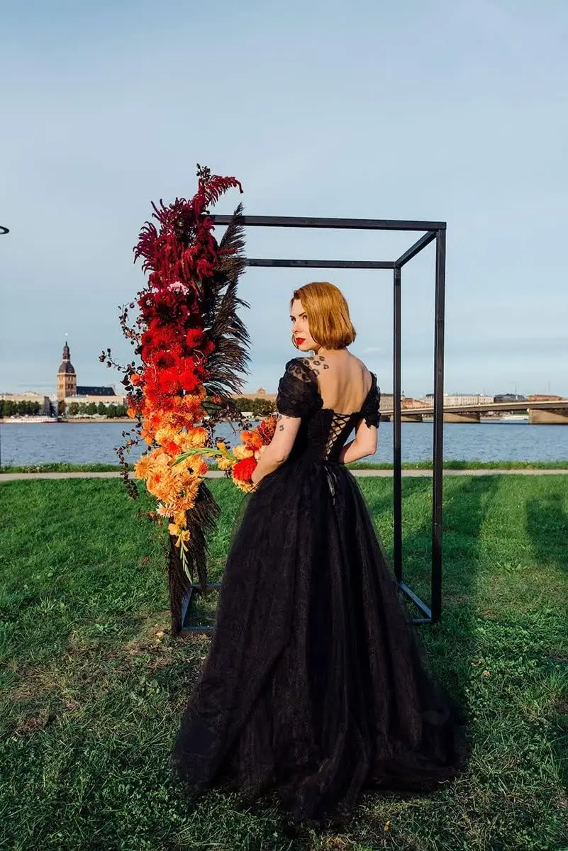 Vestidos de casamento pretos para noiva gótico tule vestido de noiva linha a renda apliques vestido de casamento