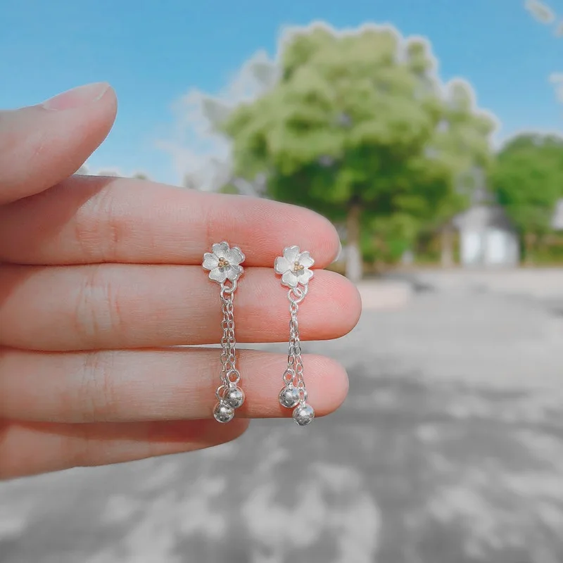 925 Sterling Silver Cute Daisy Stud Earrings Fashionable Simple Exquisite Round Pendant Design Gift for Girls Earrings for Women