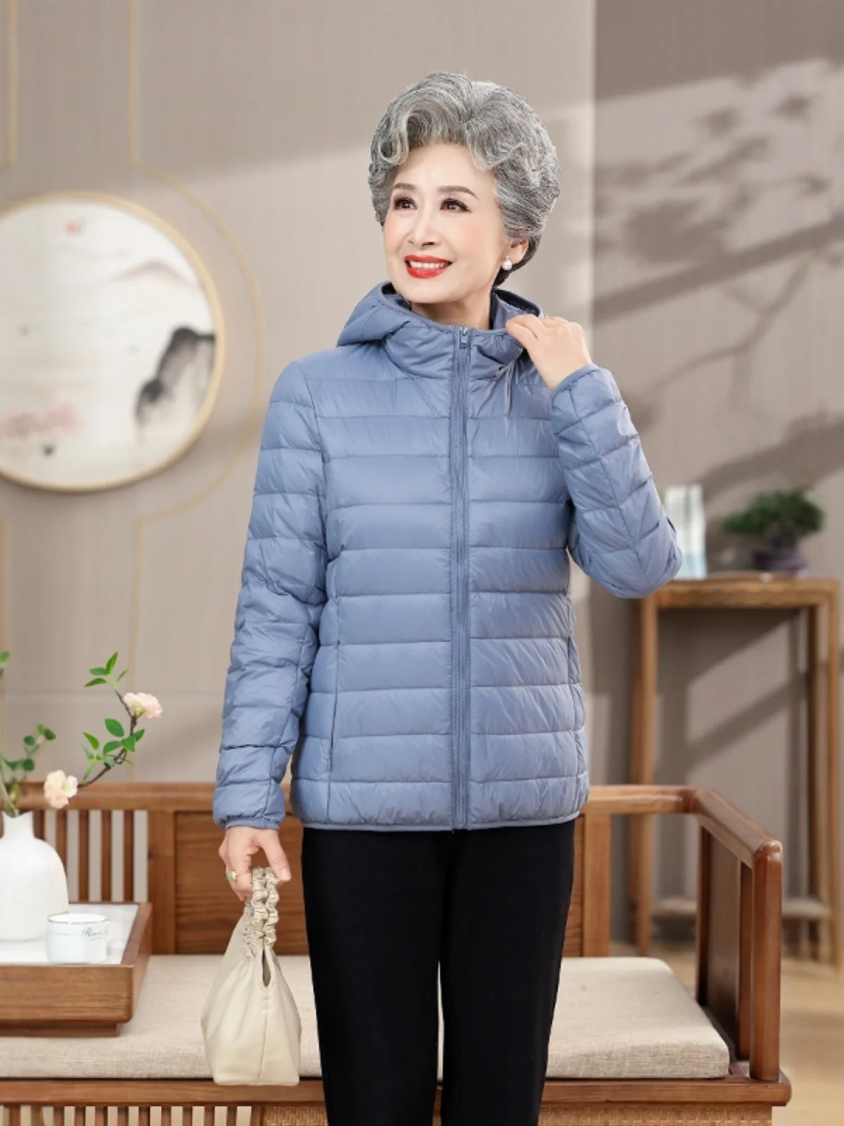 

Зимняя легкая женская пуховая куртка с капюшоном больших размеров, теплая верхняя одежда, тонкая модель, 200 Pou, большие размеры, пальто для мам