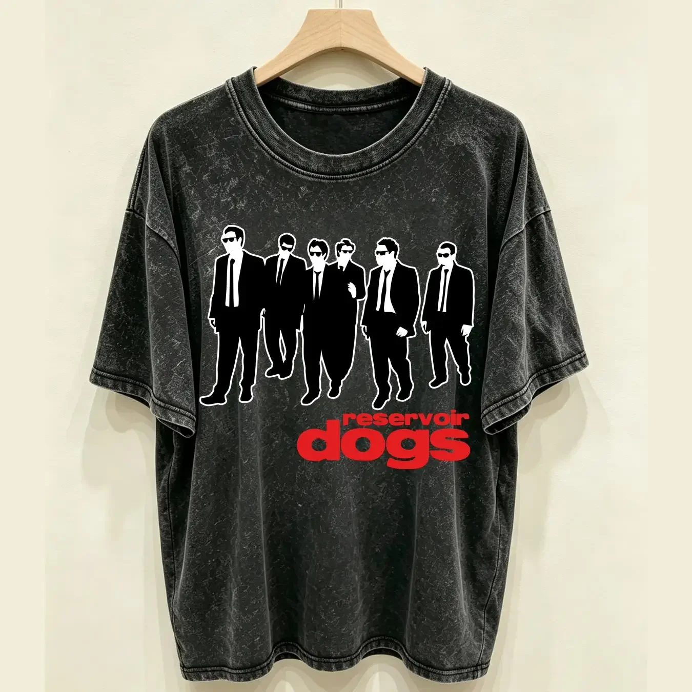 washed-t-shirt-reservoir-dogs-quentin-tarantino-cult-movie-retro-fan-fansshirt-stencil-vintage-washed-unisex-streetwear