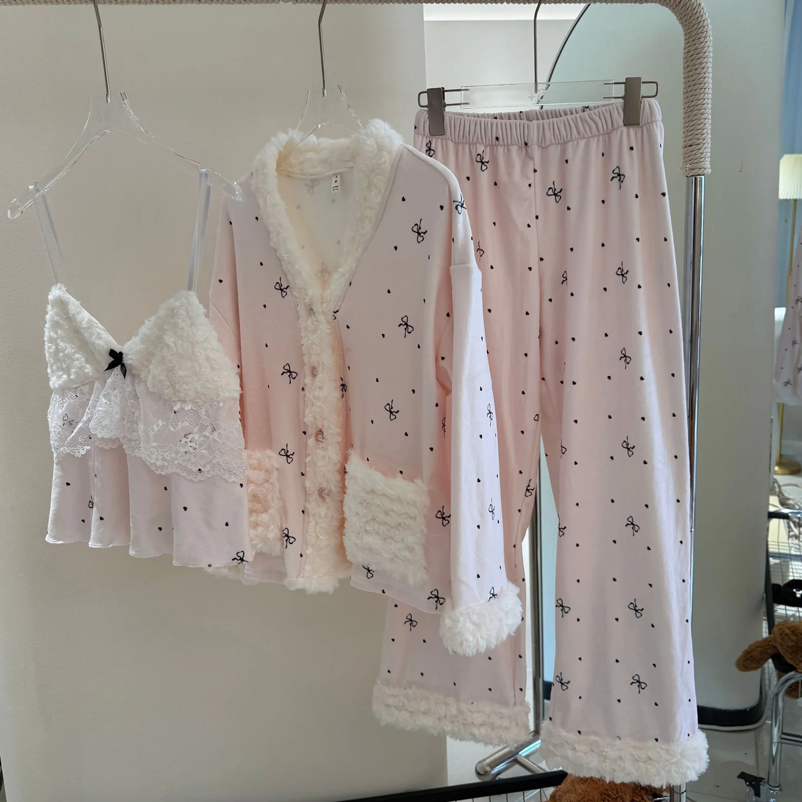 Double Sided Island Velvet Pajamas for Women's Autumn and Winter New Butterfly Knot Warm Three Piece Home Suit