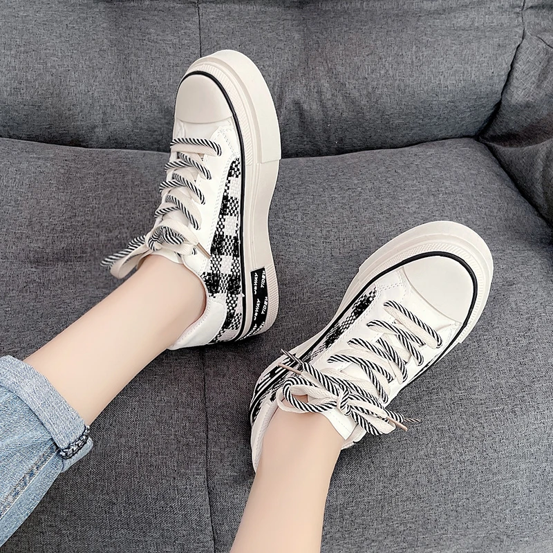 2024 Little White Female Canvas Platform Shoes Flat Women Vulcanize Women\'s Breathable Thick Sole Casual Sports Sneakers