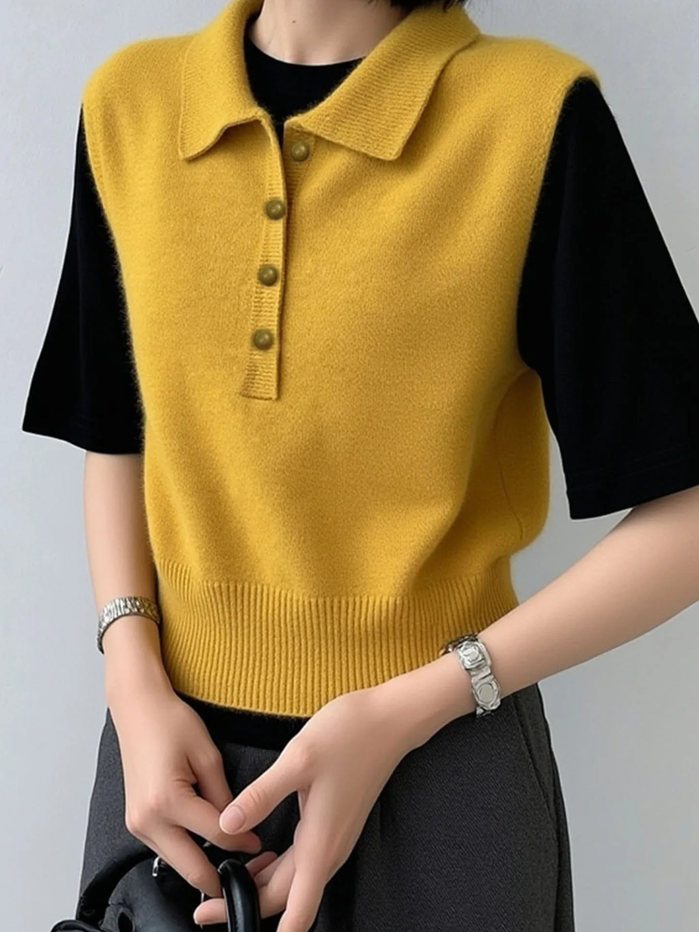 2025 가을 겨울 신상 디자인 감각적인 순색 여성 니트 조끼 레이어링 트렌디 패션 출퇴근용