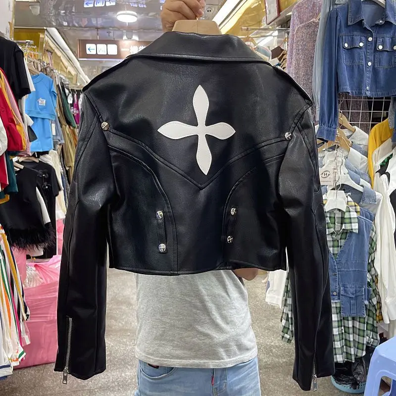 Chaqueta de cuero para mujer, abrigo de motocicleta corto, moda Punk, primavera y otoño, 2023