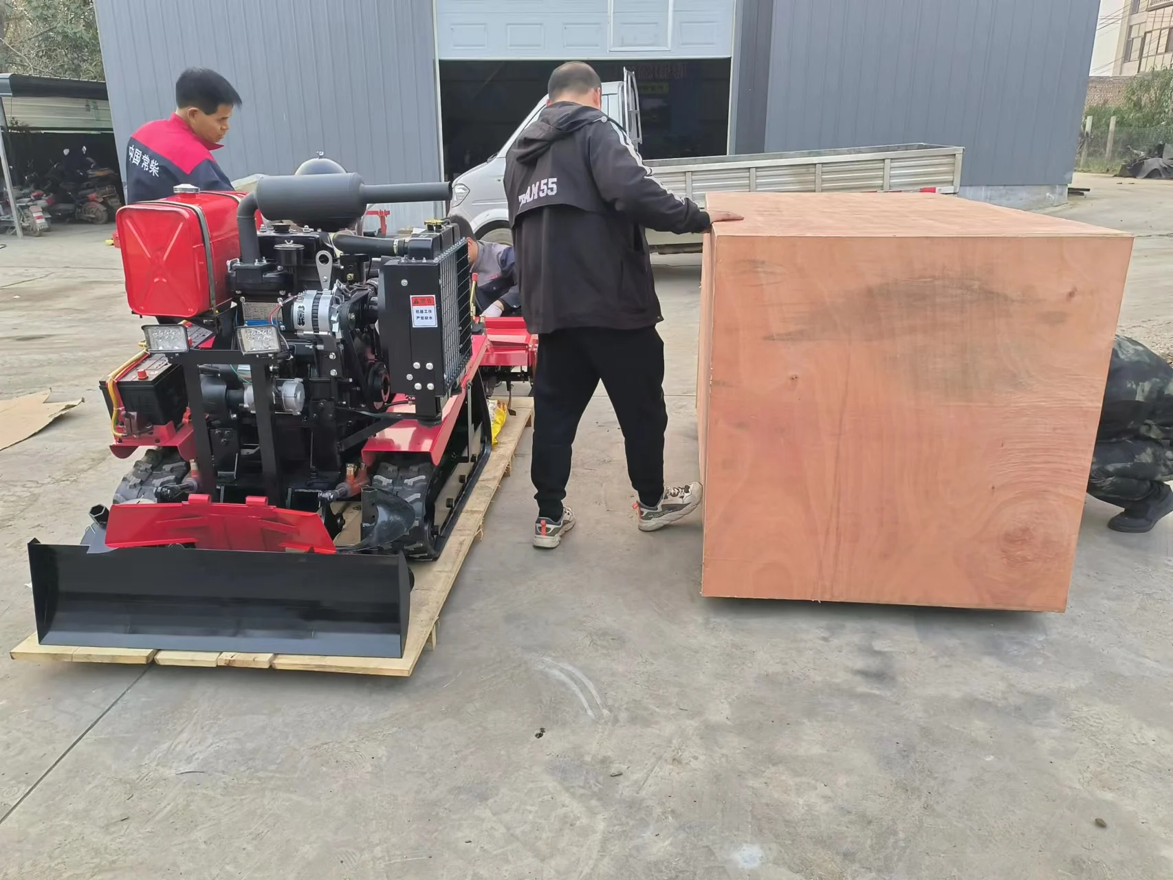 รถแทรกเตอร์ขนาดเล็กสำหรับฟาร์ม 25 แรงม้า 40 แรงม้า 45 แรงม้า 50 แรงม้า ลดราคาพิเศษ