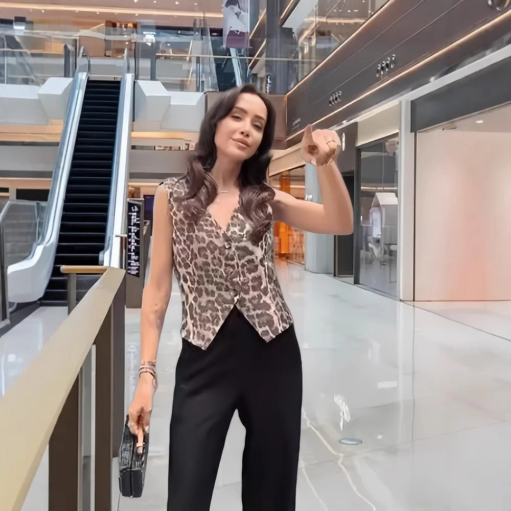 

Leopard Print Spicy Girl Tee Button Top Street Sle Slim Fit ort Sve Women's Faion Autumn Wear Casual Knitwear