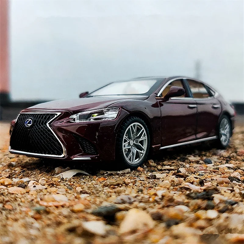 1:32 LS500H Alloy Luxy Car Model Diecast & Toy Vehicles Metal Car Model High Simulation Sound and Light Collection Kids Toy Gift