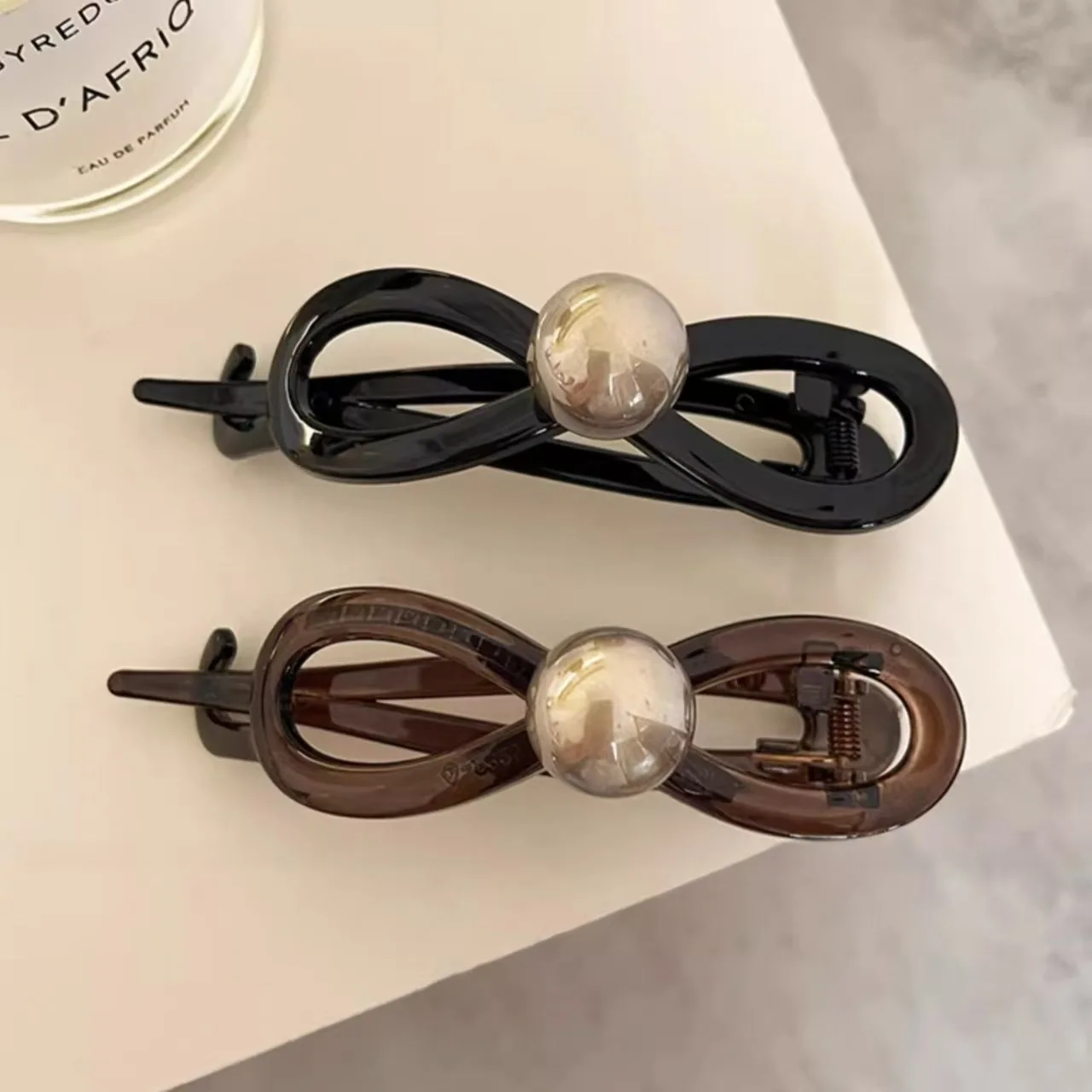 New Twisted Hair Clip with Imitation Pearl Design