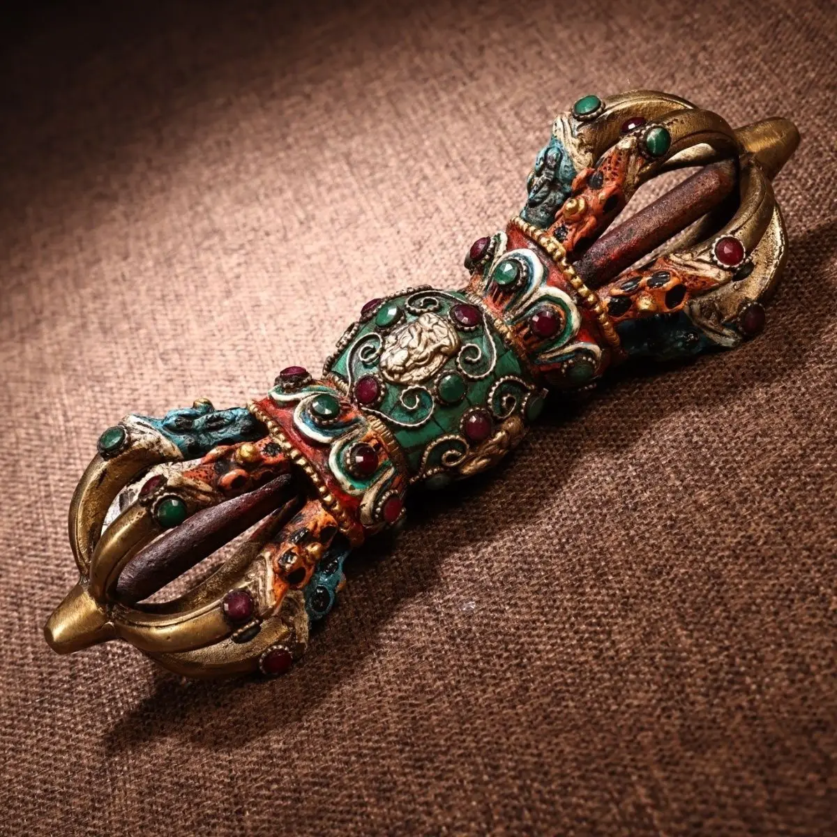 Long-term stock Xizang inlaid gemstone, nine-strand Dorje pestle weighs 1203 grams, height 23 cm wide 7 cm DEOKBO