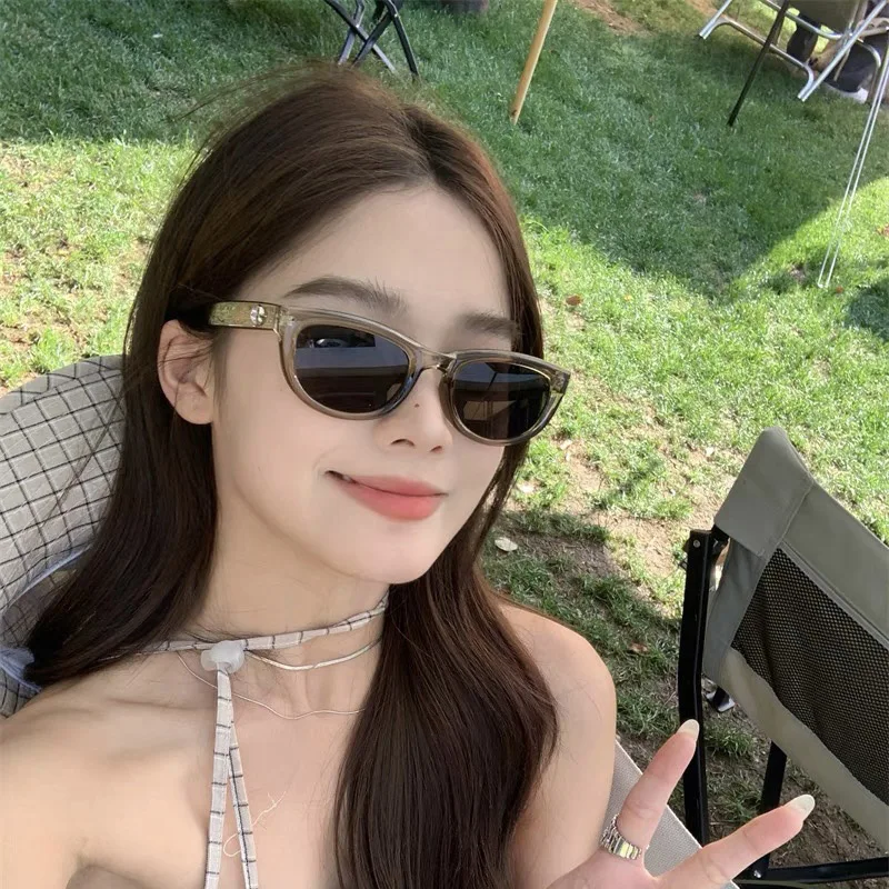 جديد إمرأة نظارات الموضة أنيق العلامة التجارية مصمم نظارات شمسية بريق إطار مربع ظلال لطيف كلاسيكي UV400 Oculos دي سول