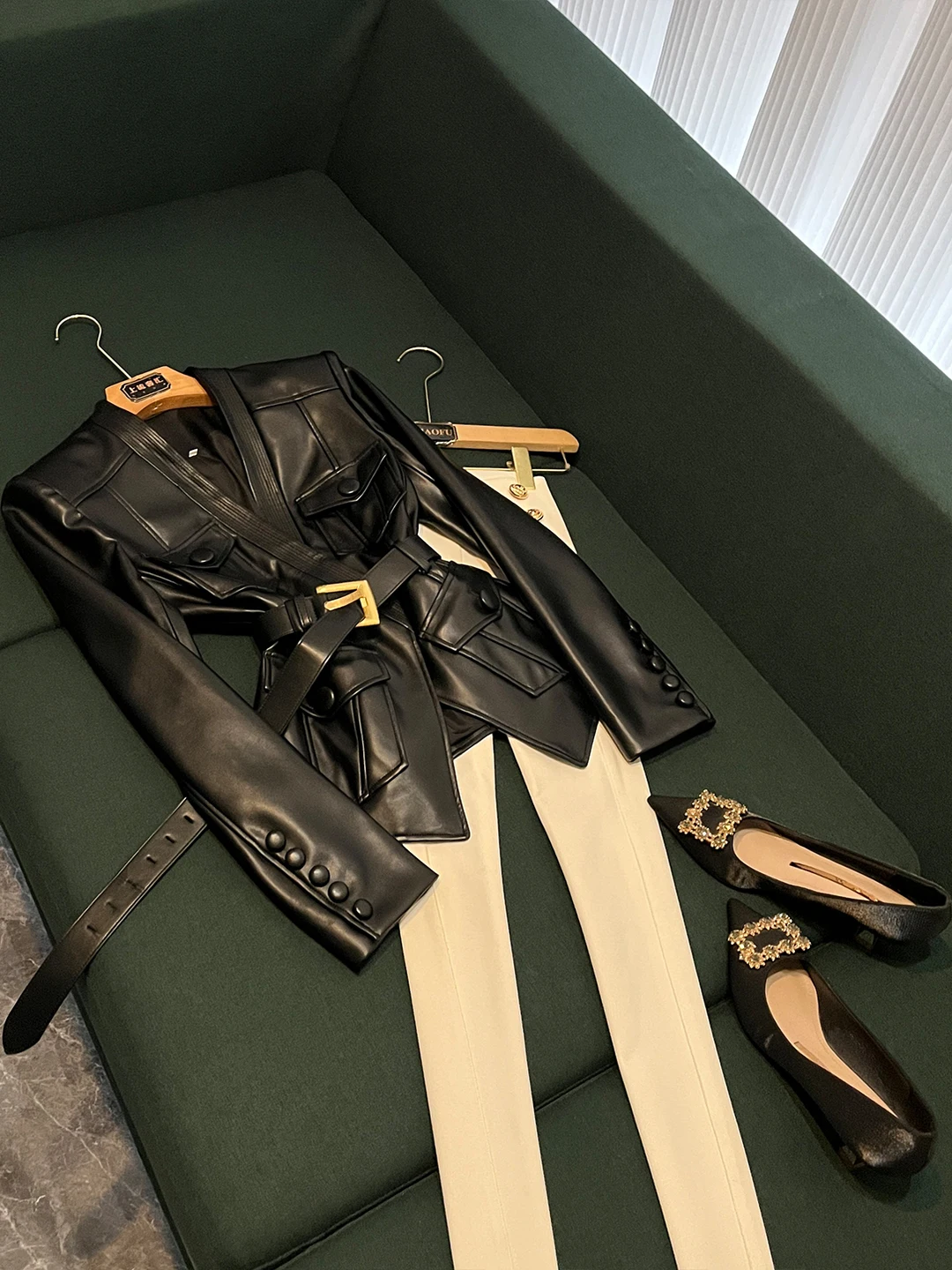 Cappotto Jaet in pelle slim fit con cintura Faionable Inizio inverno Nuovo Sle AK25 Colletto rovesciato lungo Sve Lunghezza regolare