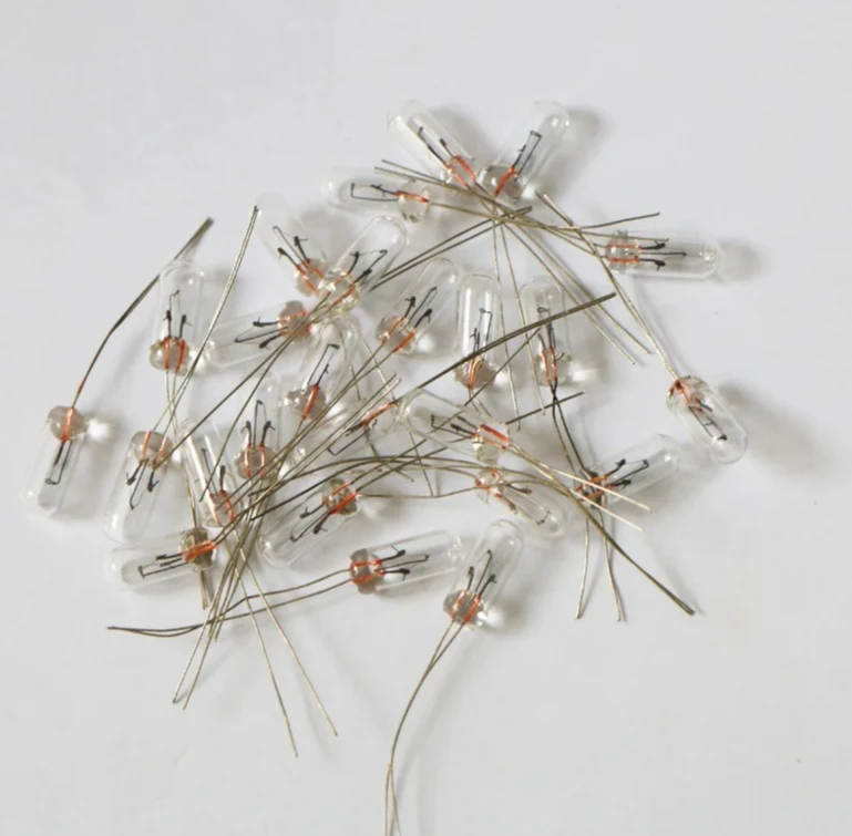 100 مناسبة لجي إم سي شيفروليه هوندا تويوتا راديو المناخ التبديل زر ضوء لمبة 5 مللي متر شفافة 3V6V9V12V24V Maimi ضوء لمبة