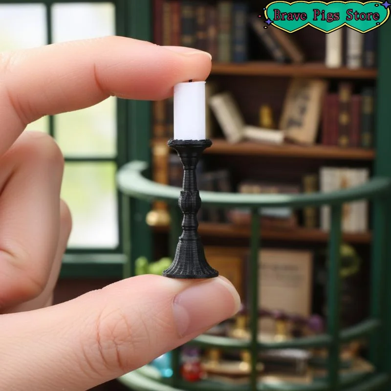 2Pcs Miniature Retro Candle Holder Set With 2 Candles Dollhouse Simulation Candlestick Model Dolls House Mini Scene Decoration