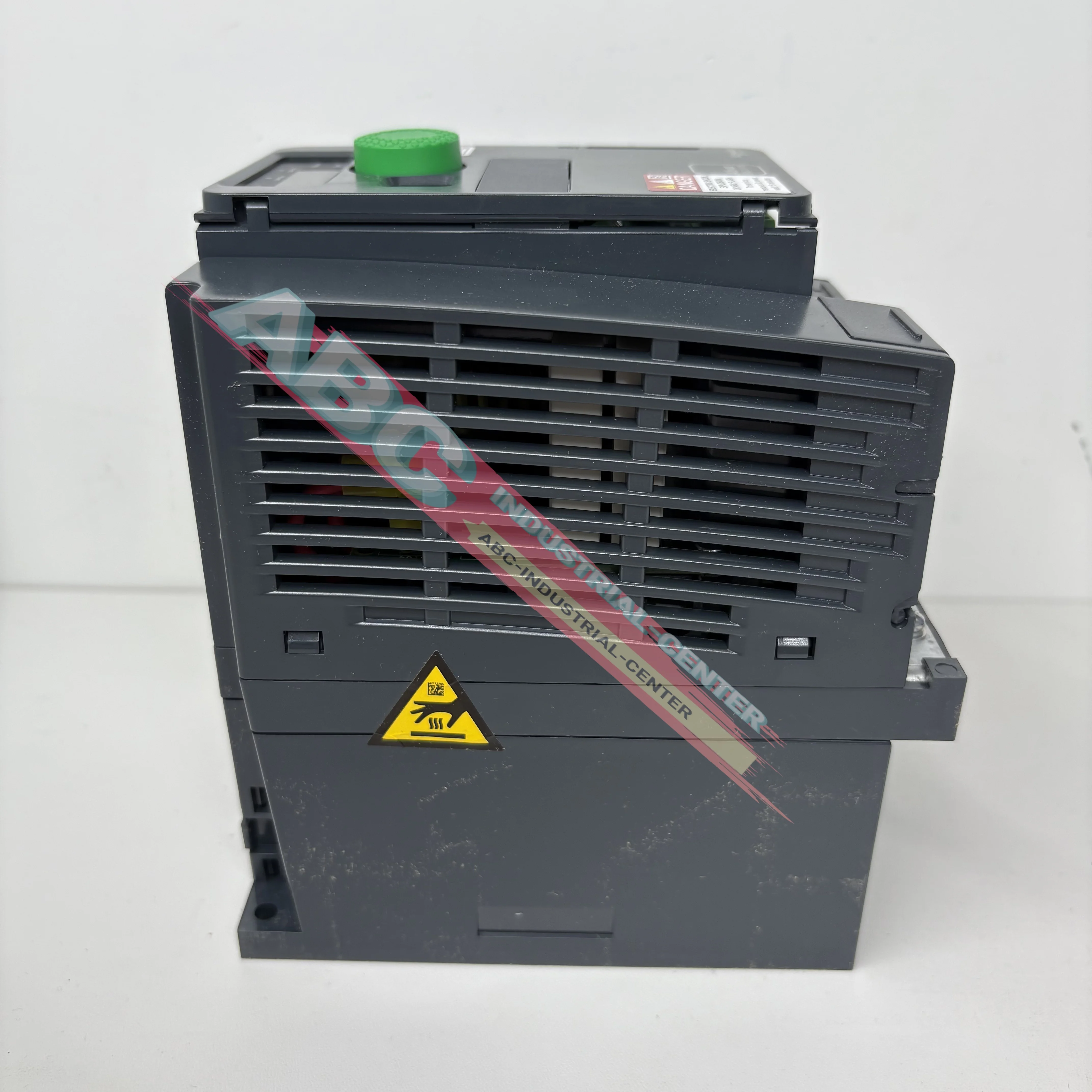 محول تردد ATV320U22M2C جديد في الصندوق