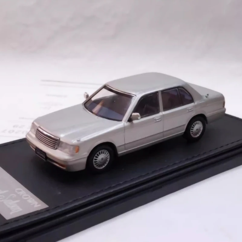 Diecast Alloy 1:43 Scale CROWN 1990s Sedan 133 Vintage Cars Model Silvery Adult Toys Classics Souvenir Gifts Static Display