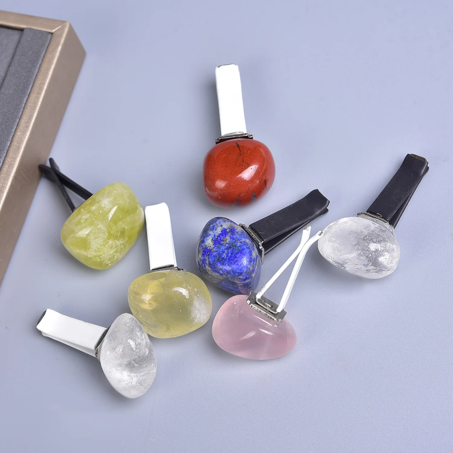 Natural Stone Car Vent Clip Irregular Raw Mineral Quartz Tumble Stone Car Interior Decoration Aromatherapy Perfume Clips Healing