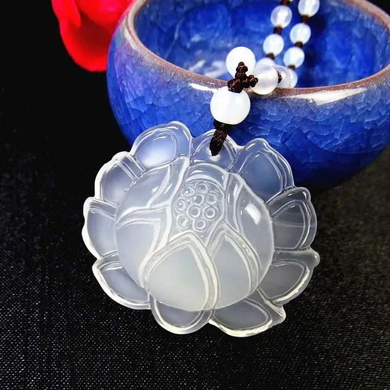 

Natural agate ice chalcedony lotus pendant blooming rich men and women versatile