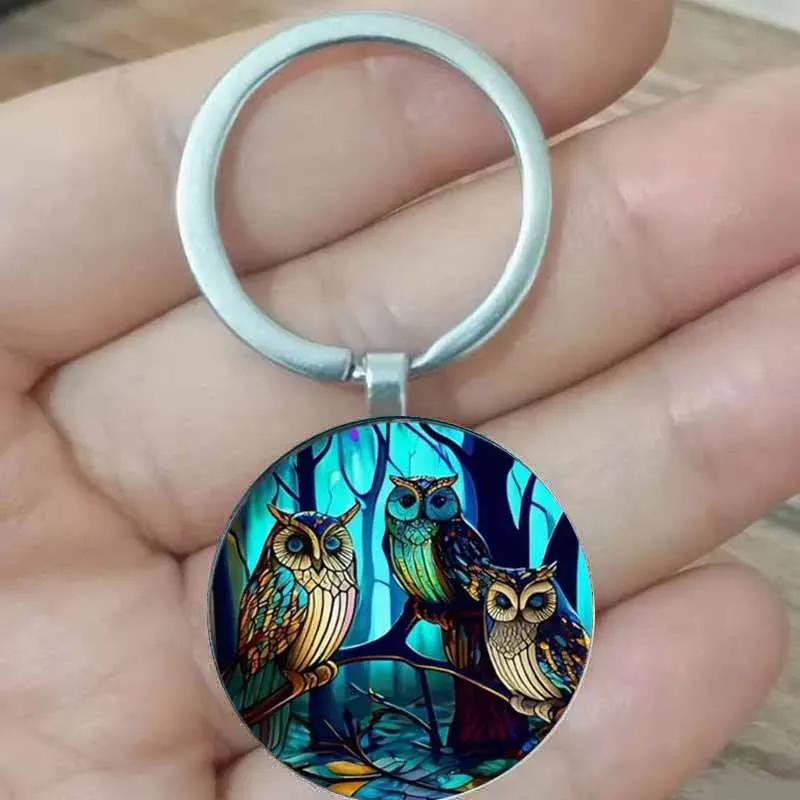 Owl keychain - zinc alloy with 3 owl branches design - charming accessory suitable for bird lovers, ideal gift for mothers and f