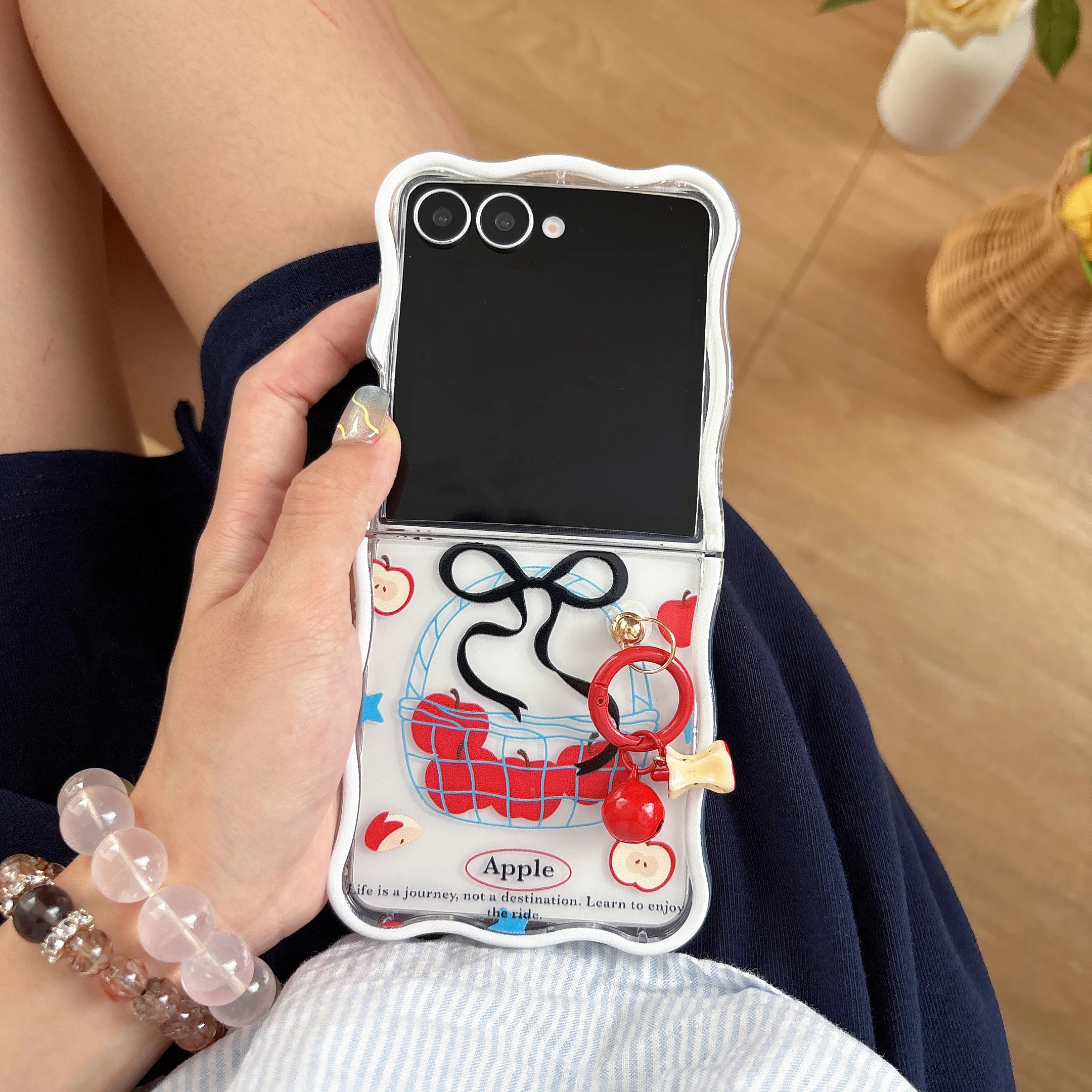 

Back Cover For Samsung Galaxy Z Flip 7 6 5 4 3 Case Bowknot Apple Pandant Chain Soft Tpu Shockproof Phone Case