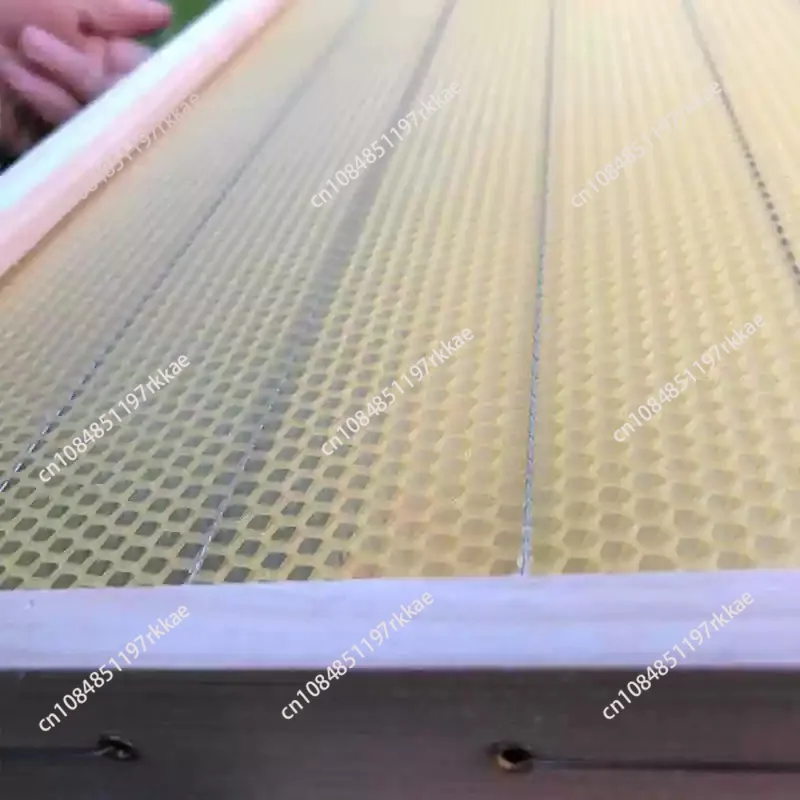 Spleen honeycomb board beehive for industrial bee