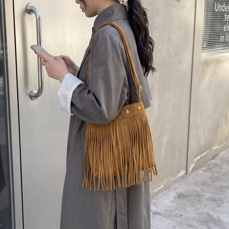Autumn/winter New Vintage Fringe Crossbody Bag Western Star Rivet Suede Shoulder Purse Boho Retro Tassel Small Messenger Handbag view 3