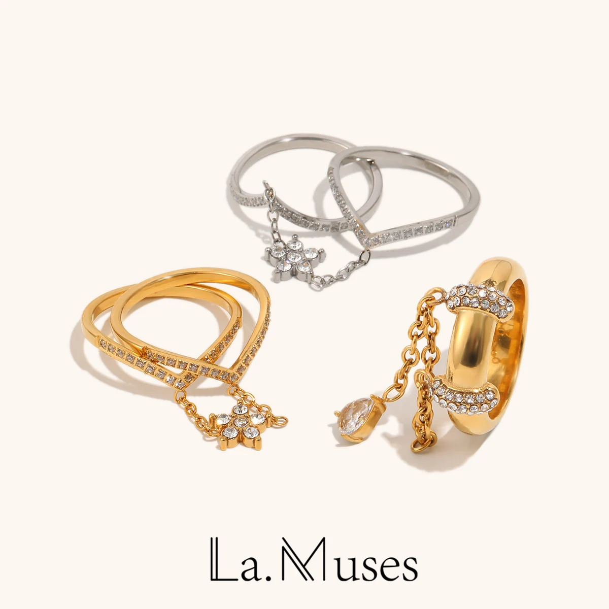 La. Anel Feminino Muses Mini com Corrente de Zircônia e Franja em Aço Inoxidável Banhado a Ouro PVD - Acessório de Joalheria da Moda
