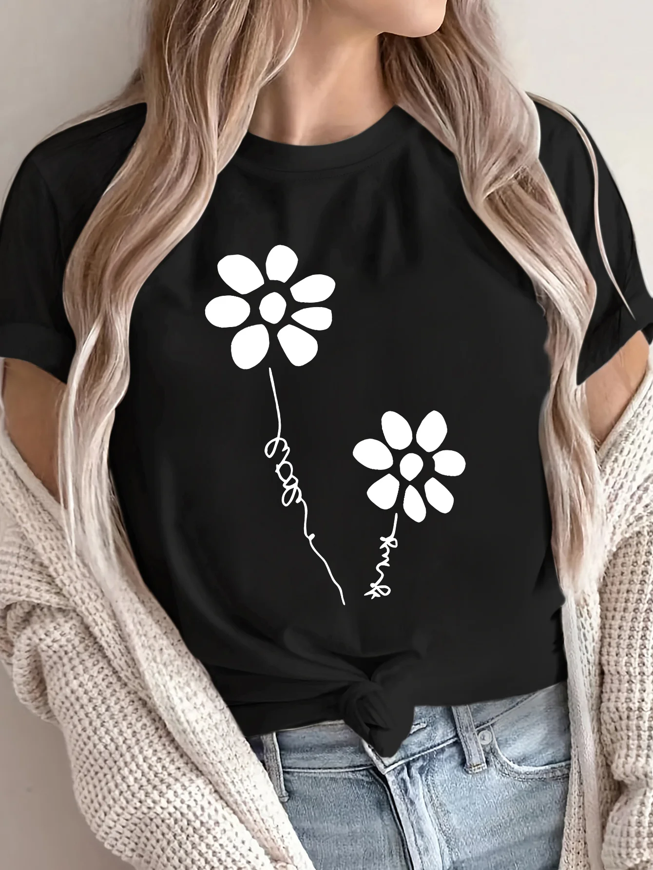 

Women's Red Floral Print T-Shirt Comfortable Short Sleeve Top Spring/Summer Casual Style Summer Casual Wear Aesthetic Clothes