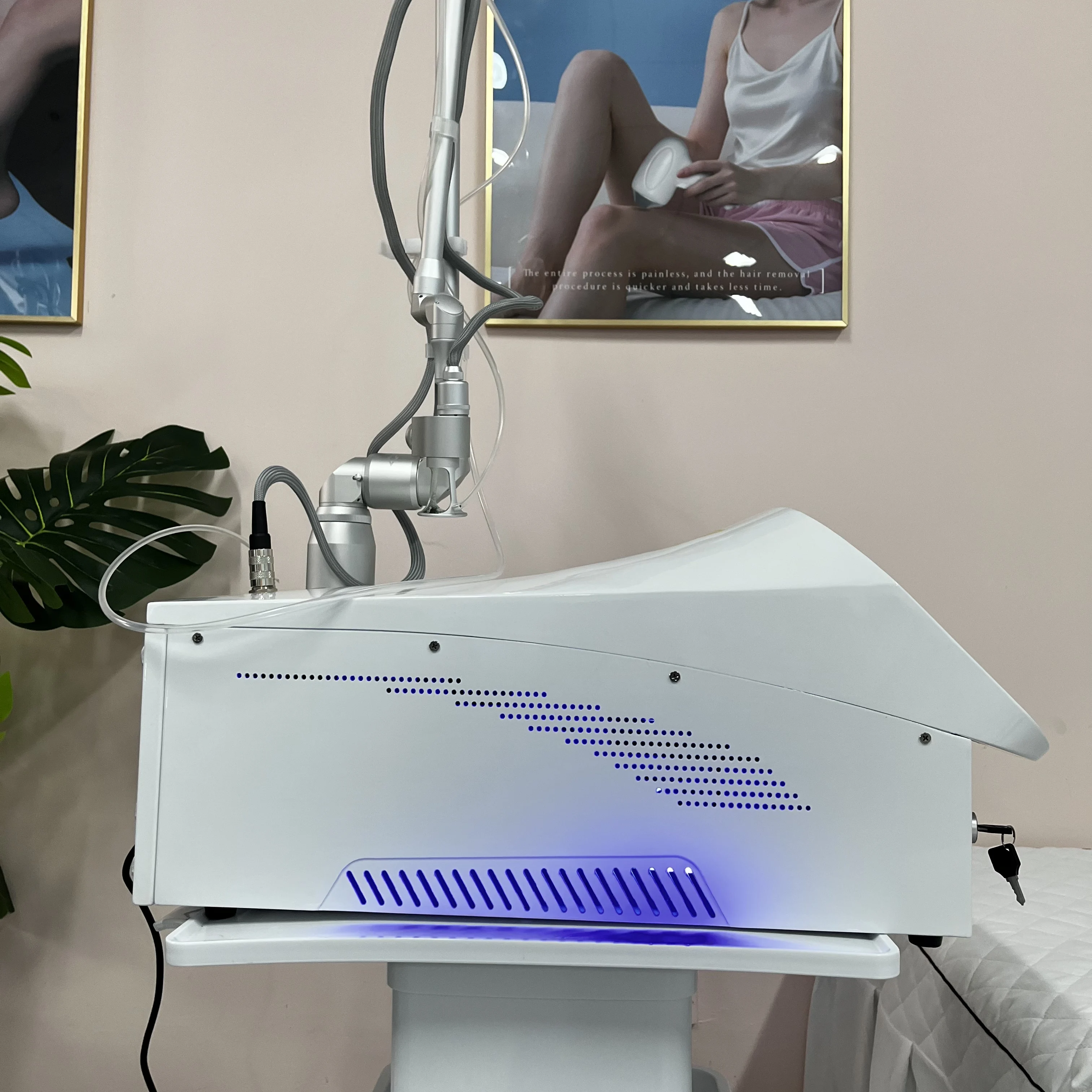 Портативная безболезненная фракционная лазерная машина для удаления шрамов Co2 для омоложения кожи