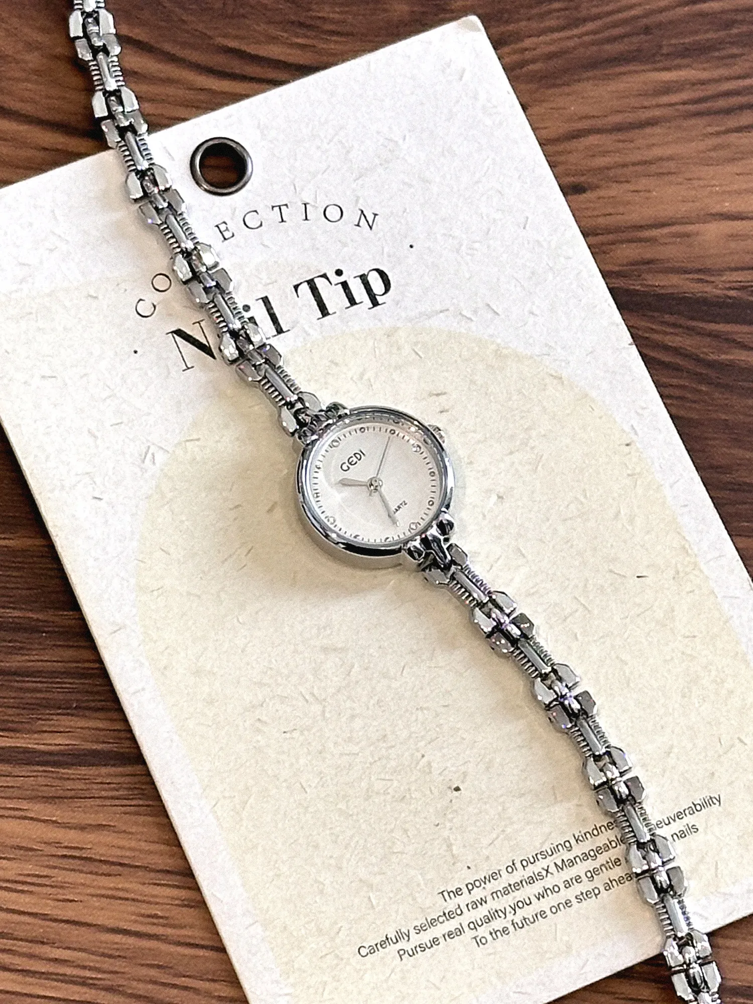 New Women'S Small Watch, Luxurious And High-End, Perfect For Students And Young Women, With A Stylish And Attractive Design.