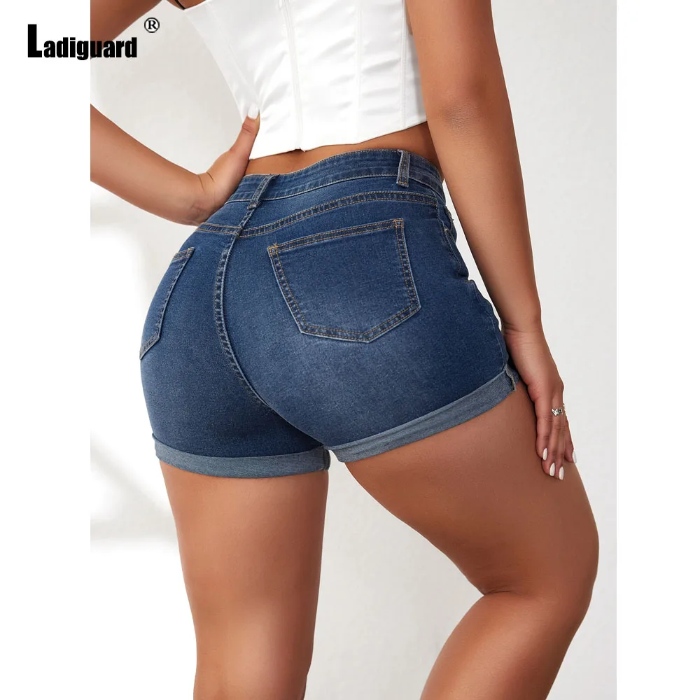 Ladiguard 2024 New Sexy Crimping denim shorts Women Fashion Ripped Short Jeans Summer Panties Ladies Vintage Stand Pocket Shorts