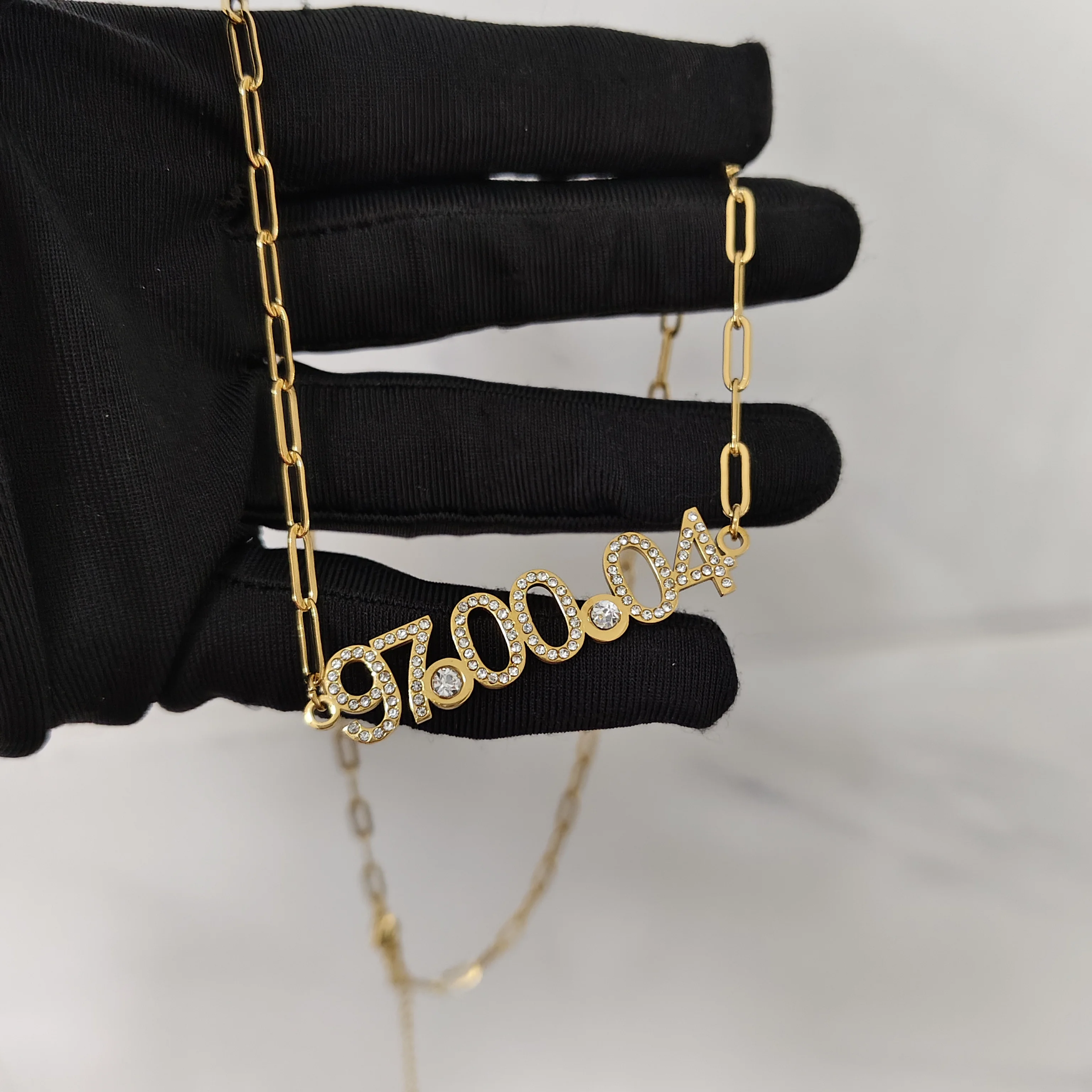 

DHQH 2025 Customized Name Diamond Necklace Personalized Letter Birthday Stone Pendant Birthday Gift Manufacturer Direct Sales