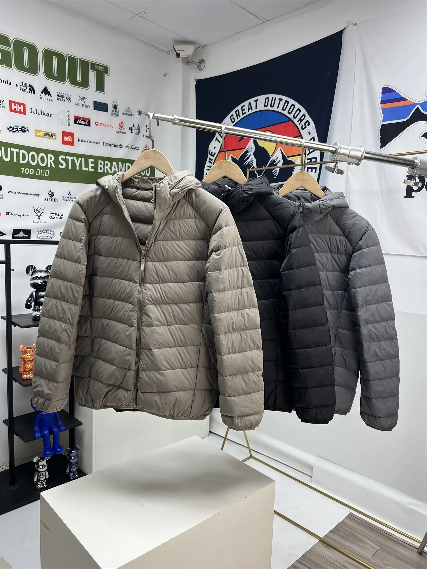 

Casual Commuting Lightweight Outdoor Unisex Warm Duck down Jacket Hooded Coat Fashionable Urban Style Regular Fit Long Sleeve...