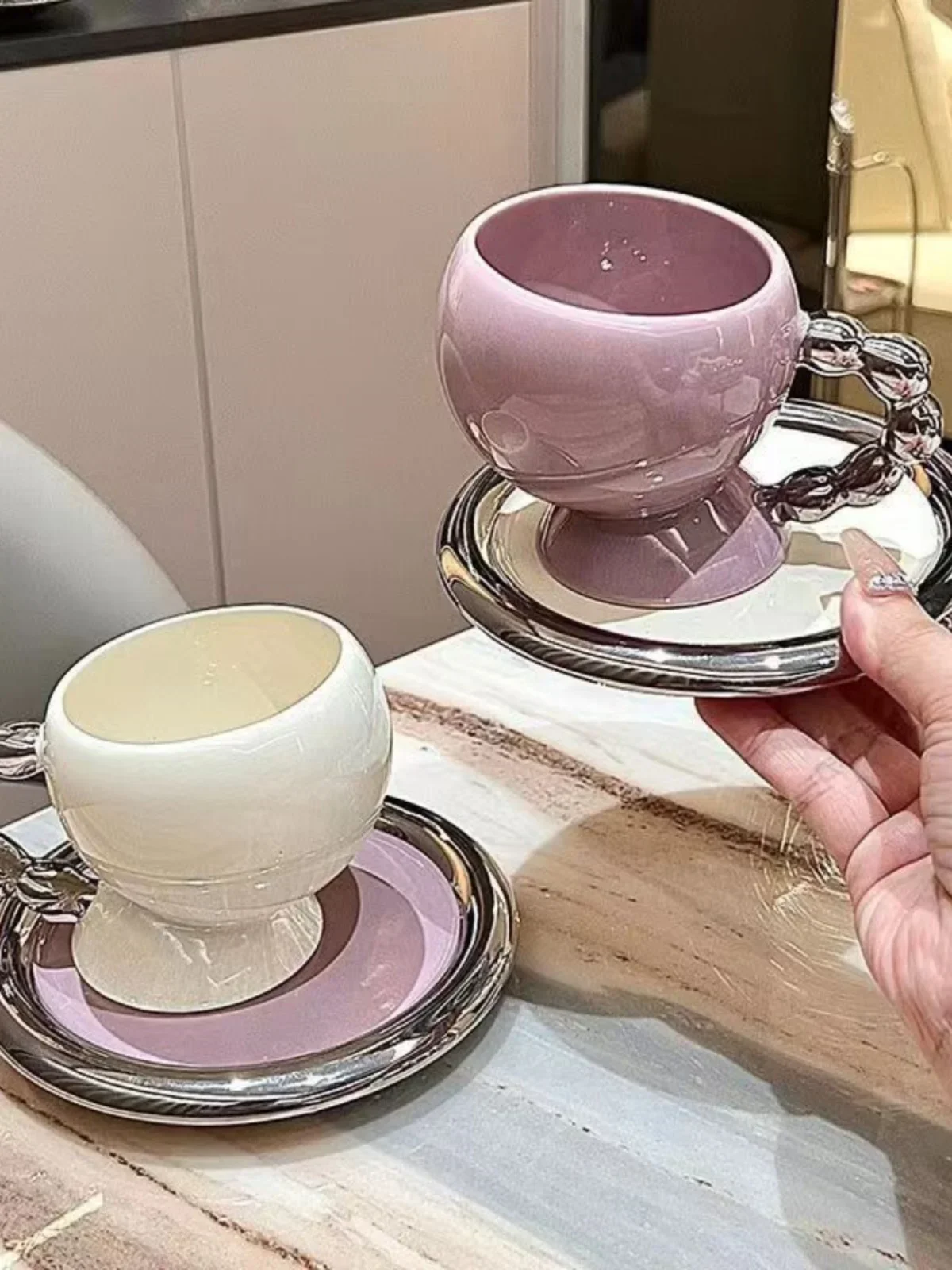 

Легкий роскошный набор кофейных чашек и блюдец в скандинавском стиле, посуда для послеобеденного чая, керамические чашки и блюдца, устойчивые к высоким температурам