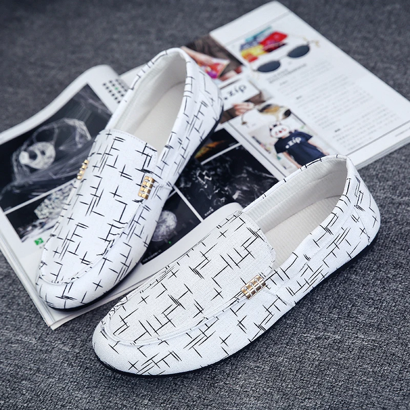 

2025 Men's Flat Loafers Comfortable Casual Shoes Breathable Slip-On Soft Driving Shoes Light Moccasins Hombre Men Lazy Shoes