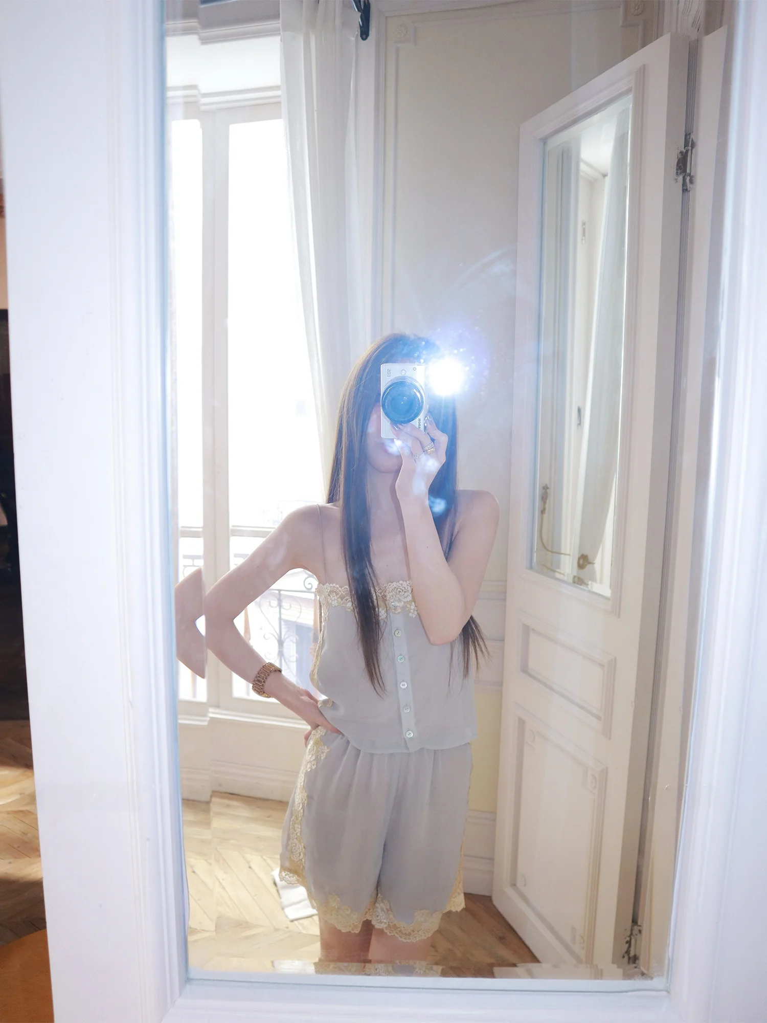 

Комплект Zoneelea Sung yun: повседневный кружевной укороченный топ и шорты, легкий, в французском стиле, весенняя коллекция для женщин