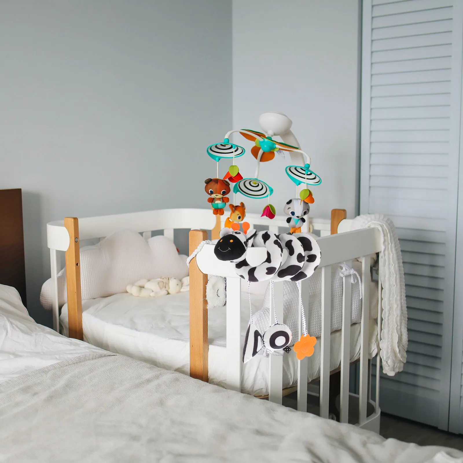 

1pc Black Stuffed Toys Baby Playing Cot Pendant Carriage Decor Travel Newborn Bed Bell Rattle Infant Playthings Soft
