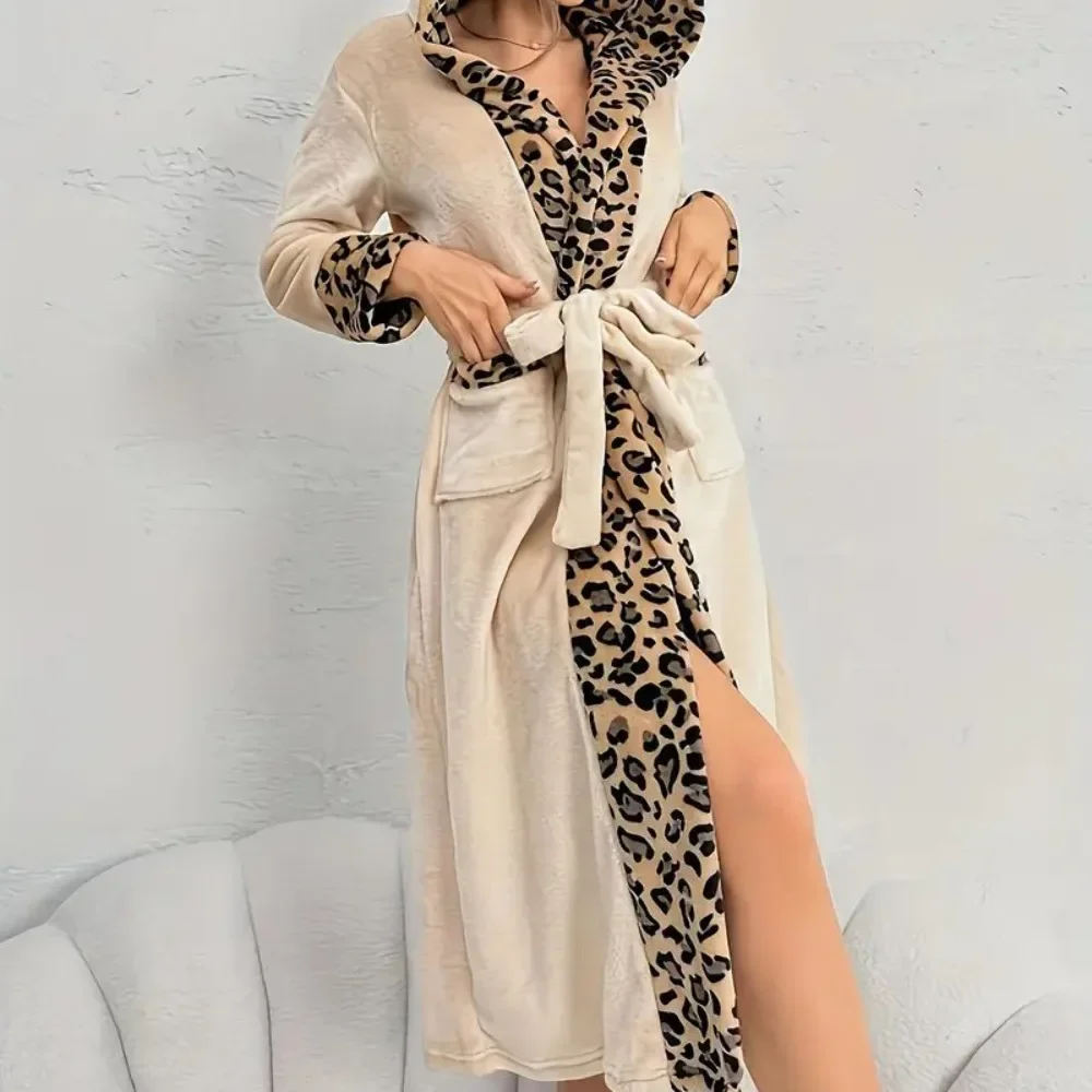 

Women's A/W Fleece-Lined Flannel Bathrobe | Color-Block Leopard Print | Thickened Tie-Waist – Perfect for Lazy Winter Mornings