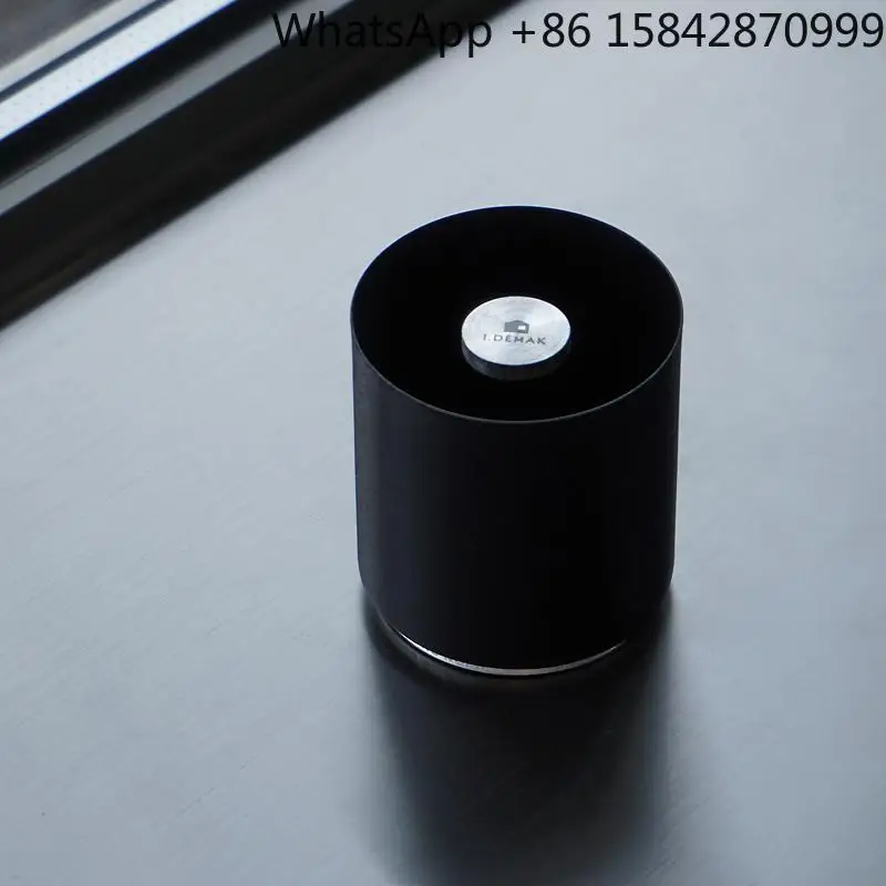 

Легкая роскошная бытовая металлическая пепельница в современном стиле