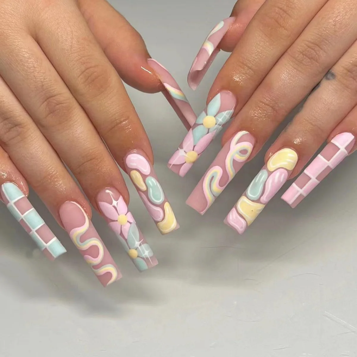 24 stks Zwarte Franse Nep Nagels Sets Vlinder Strass Ontwerp Lange Vierkante Druk op Nagels Art Afneembare Doodskist Valse Nagel Tips