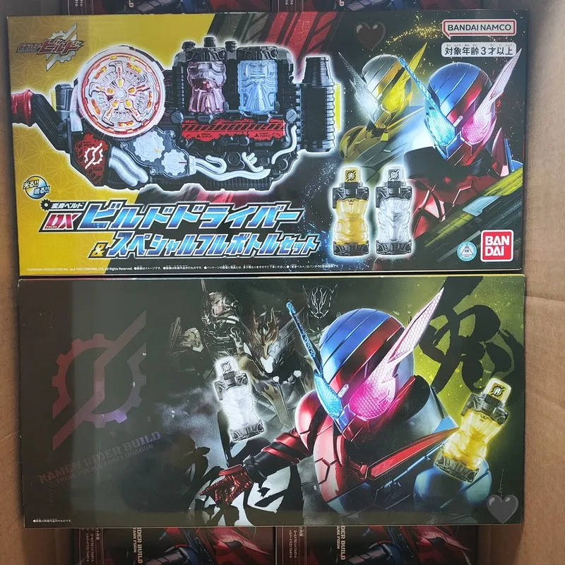 

Коллекционный набор Bandai Kamen Rider Build DX: Пояс для трансформации, Золотой Кролик, Серебряный Дракон, Полный набор бутылок, Кроличья машина, Аниме-коллекционный предмет