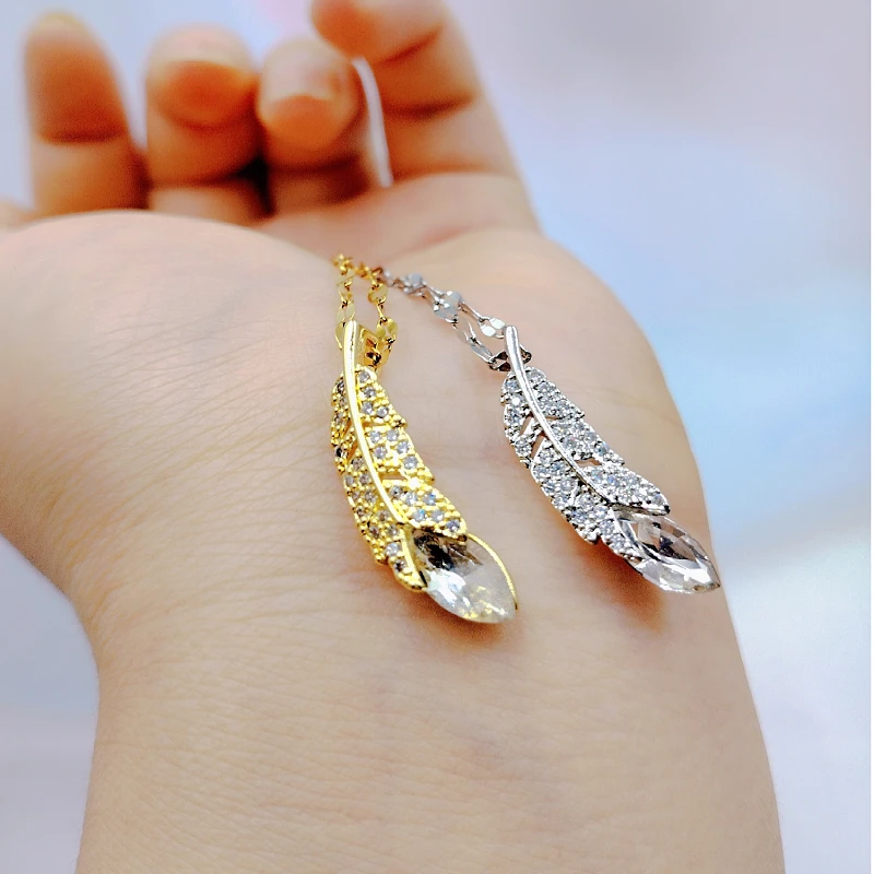 Fashion Noble Angel Feather Necklace Classic Vintage White Romantic Water Drop Clavicle Chain Exquisite Pendant Party Gift