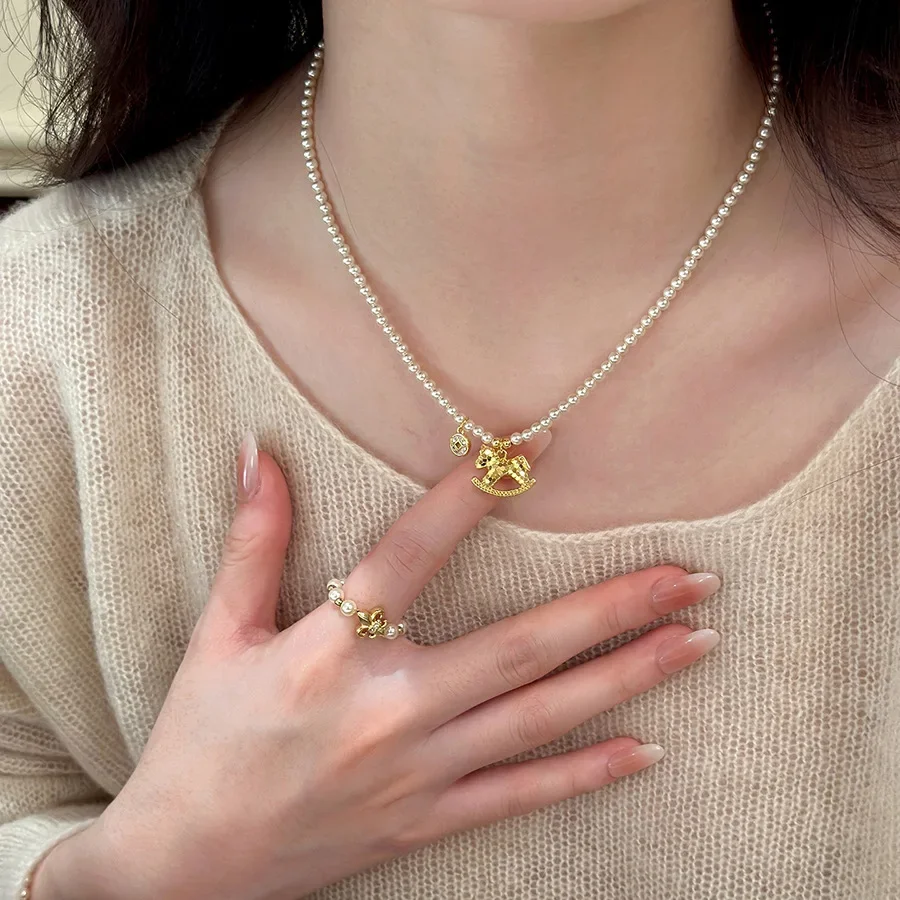 

Pony Beading Imitation Pearl Pendant Necklace Fashionable Copper Coin Zircon Necklace Elegant Temperament Woman Party Jewelry